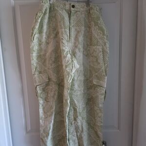Pilcro Light Green and Cream Straight Leg Cargo Pants